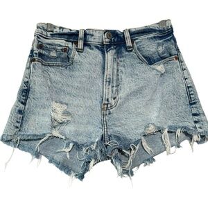 Abercrombie & Fitch High Rise Mom Short Raw Hem Distressed Light Wash sz 26 / 2